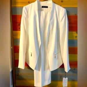 Ivanka Trump Women's Suit Pants Jacket Set NWT
14 & 12 White Ivy Straight Leg
